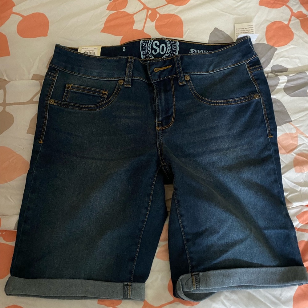 Long knee shorts